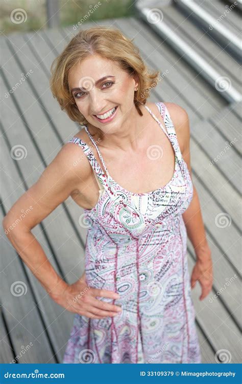picture of xxx old women posing.